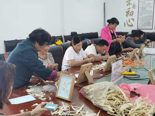 留坝玉米叶巧变工艺品，赋能妇女增收新活力