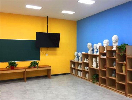 轩铭艺术培训学校